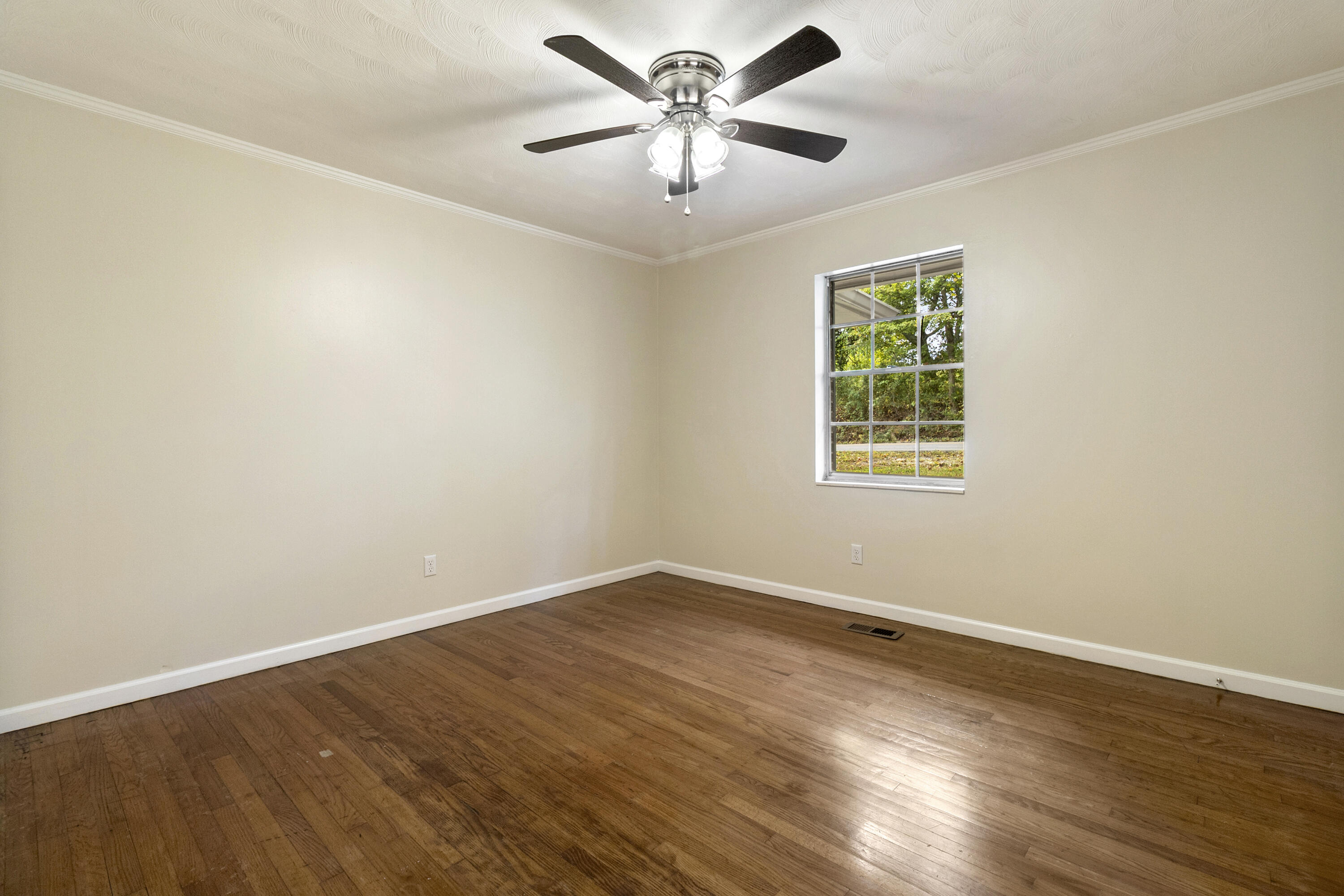 809 Southeast Dockery Lane Cleveland, TN 37323 - Photo 10 of 15 IMG_1127