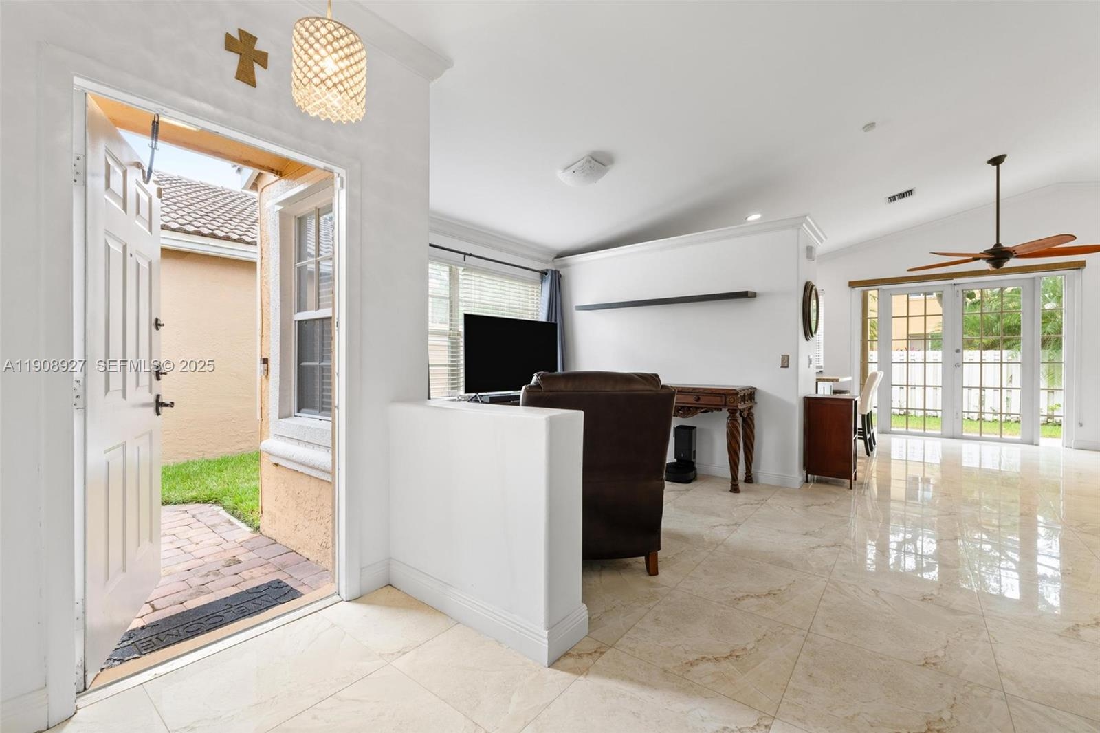 15624 Northwest 12th Road Pembroke Pines, FL 33028 - Photo 5 of 32