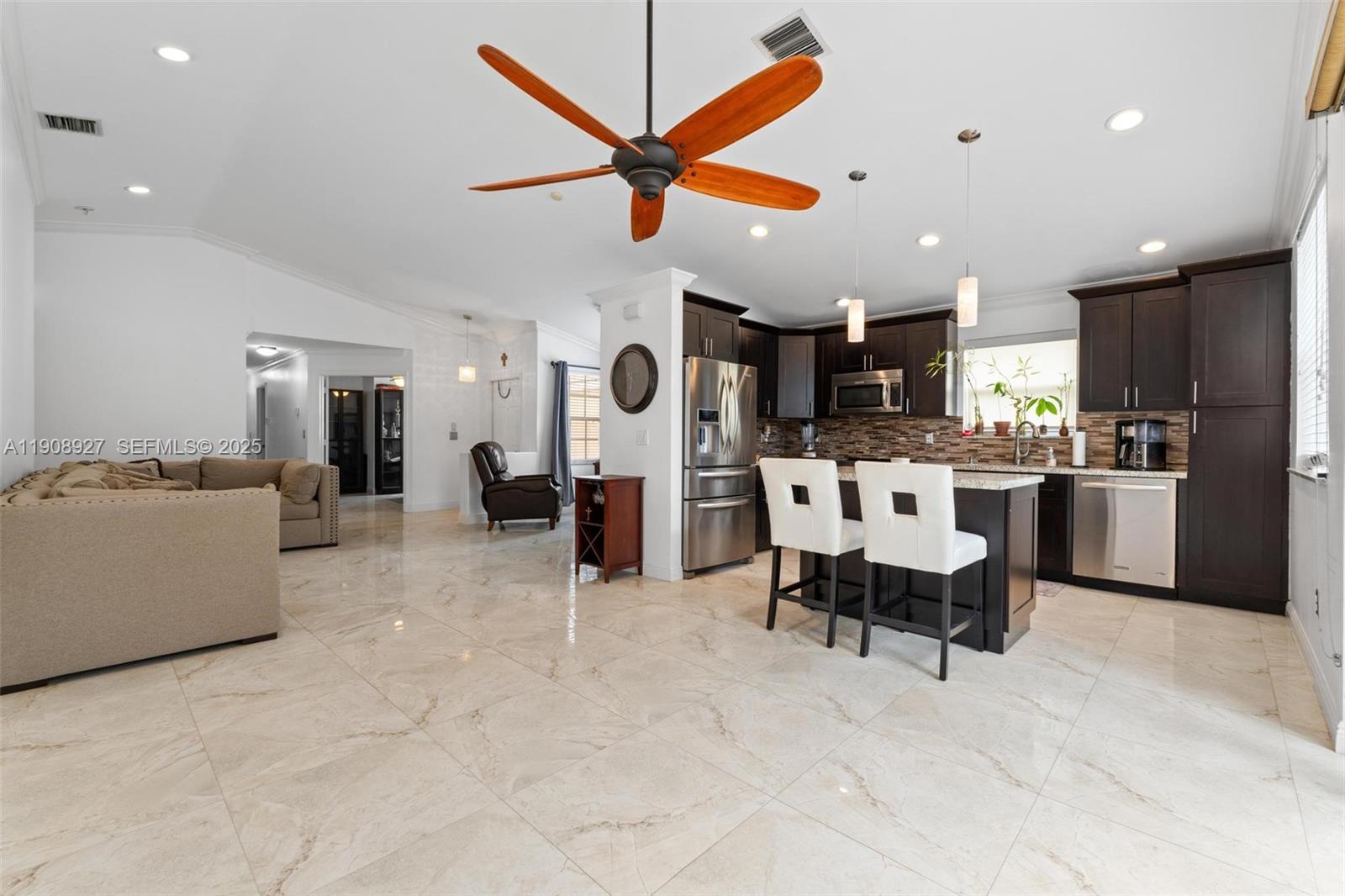 15624 Northwest 12th Road Pembroke Pines, FL 33028 - Photo 10 of 32