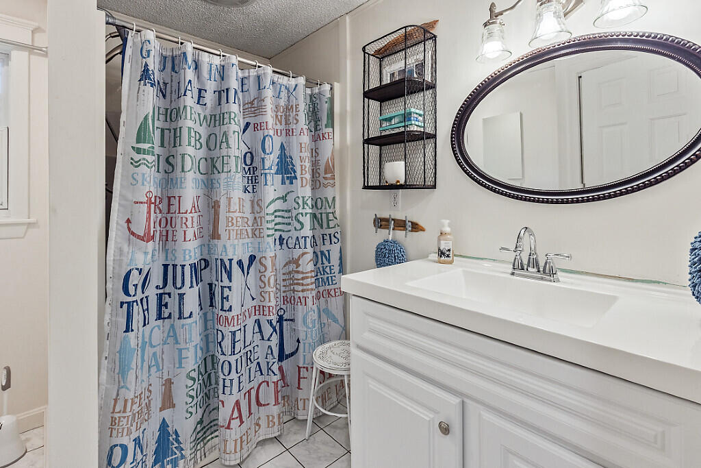 114 Cottage Road Winthrop, ME 04364 - Photo 28 of 63 Full Bathroom