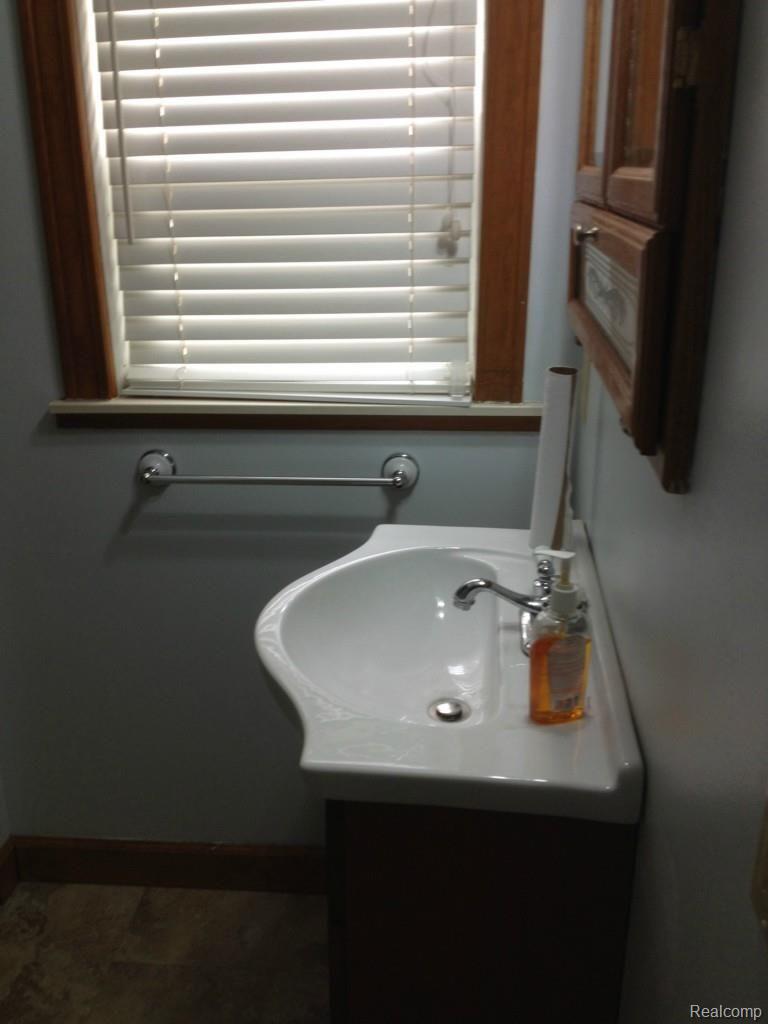 6070 Linden Road Fenton, MI 48430 - Photo 11 of 25 IMG_6672.jpg