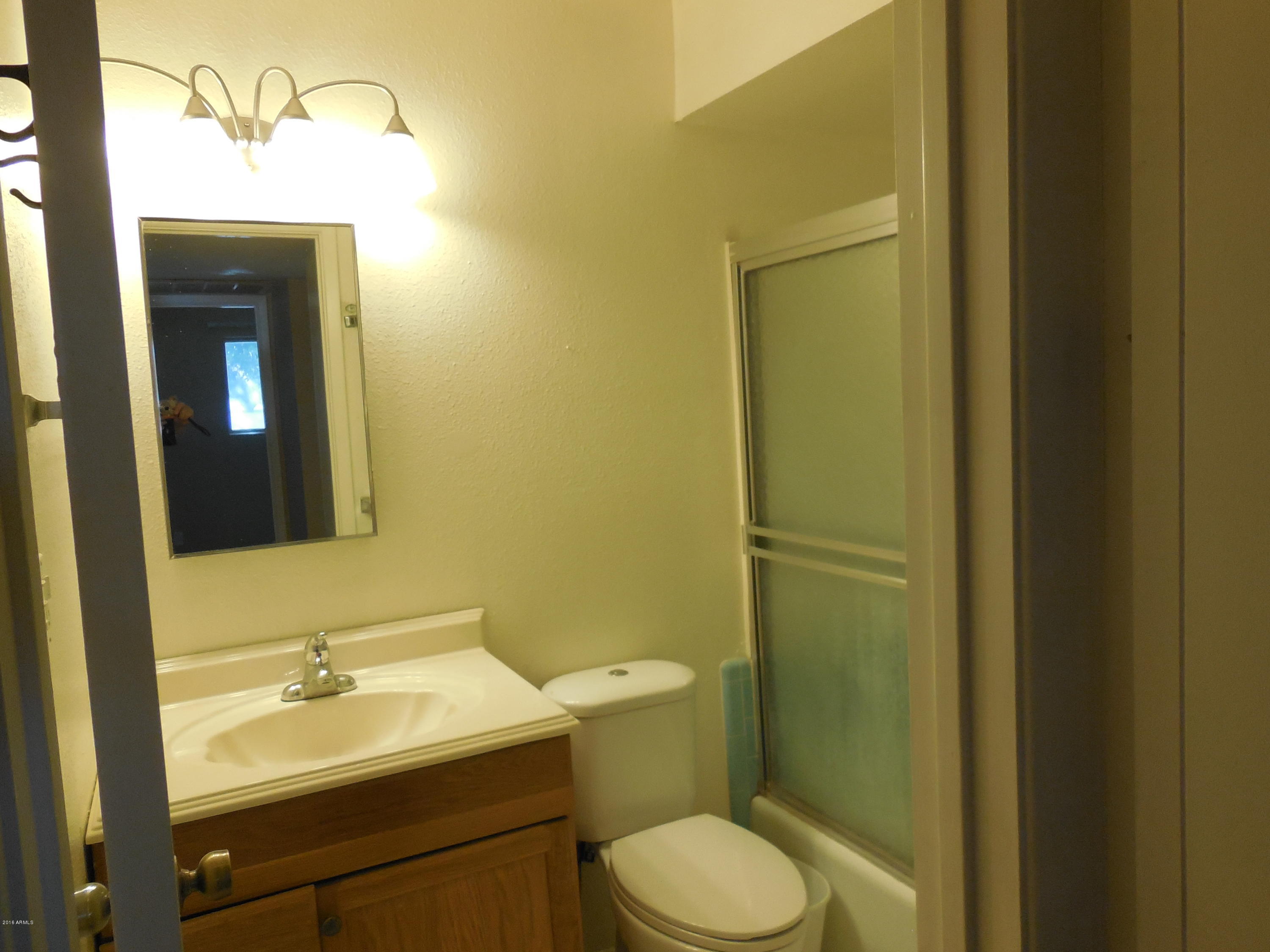 3041 West Cactus Road Phoenix, AZ 85029 - Photo 8 of 14 8