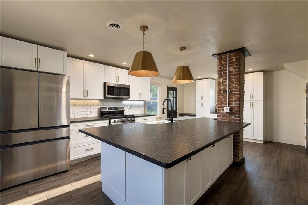 817 Victory Road Allison Park, PA 15101 - Photo 6 of 43 Gallery Image 6