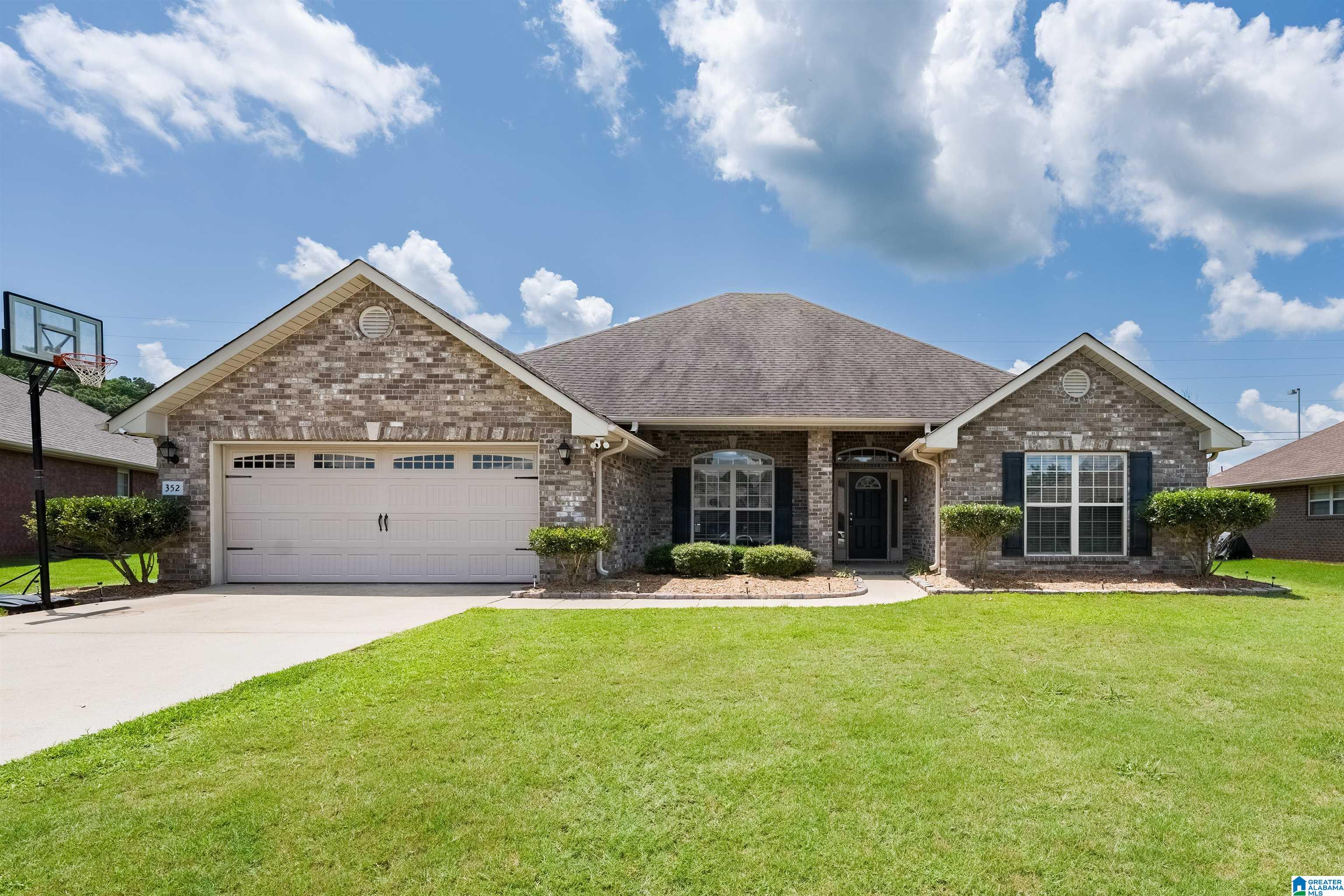 352 Tanglewood Circle Alabaster, AL 35007 - Photo 1 of 26