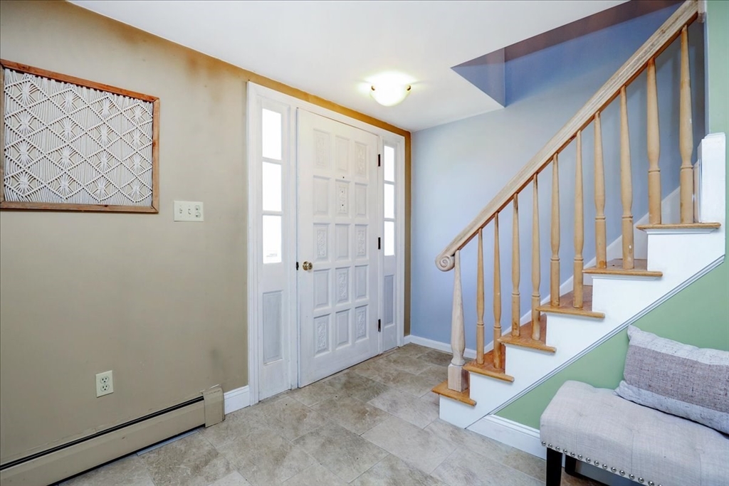 52 Meadowbrook Road Bedford, MA 01730 - Photo 3 of 42 Gallery Image 3