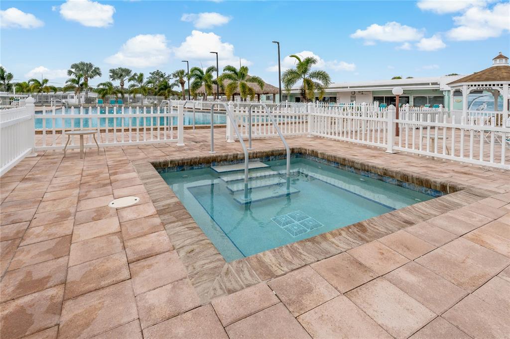 1825 Innisbrook Lane Sarasota, FL 34234 - Photo 32 of 46