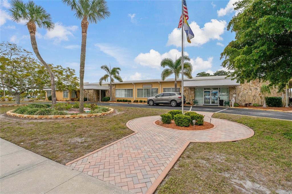 1825 Innisbrook Lane Sarasota, FL 34234 - Photo 37 of 46