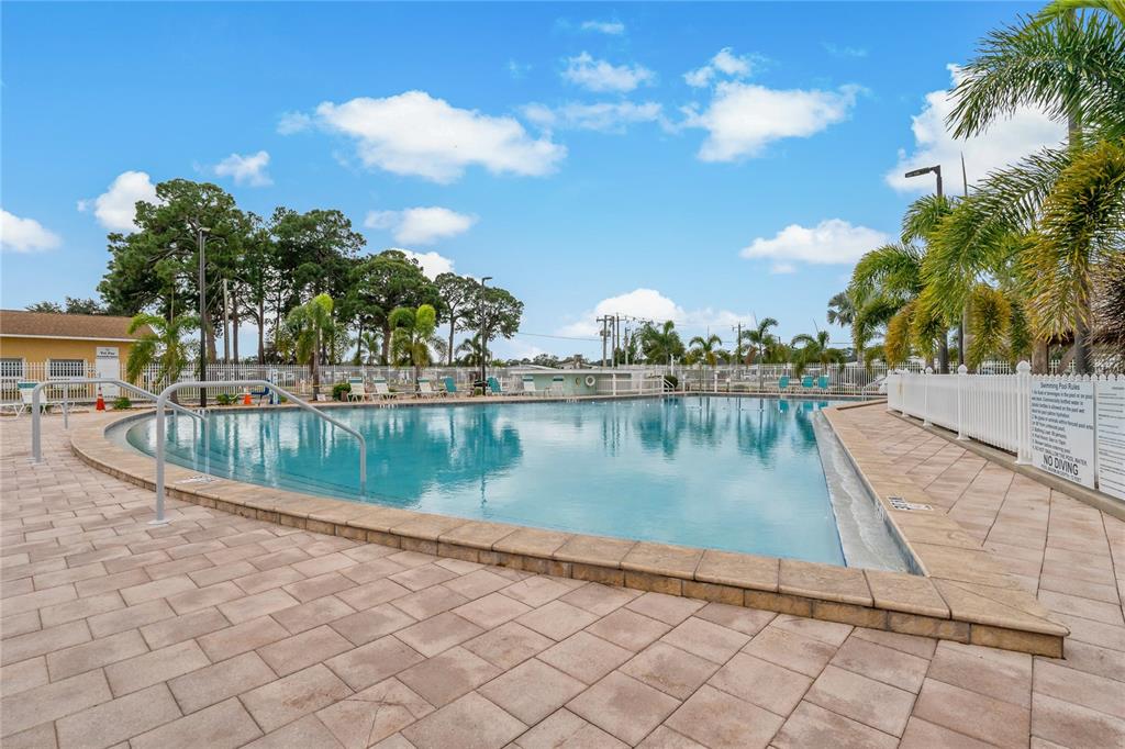 1825 Innisbrook Lane Sarasota, FL 34234 - Photo 40 of 46