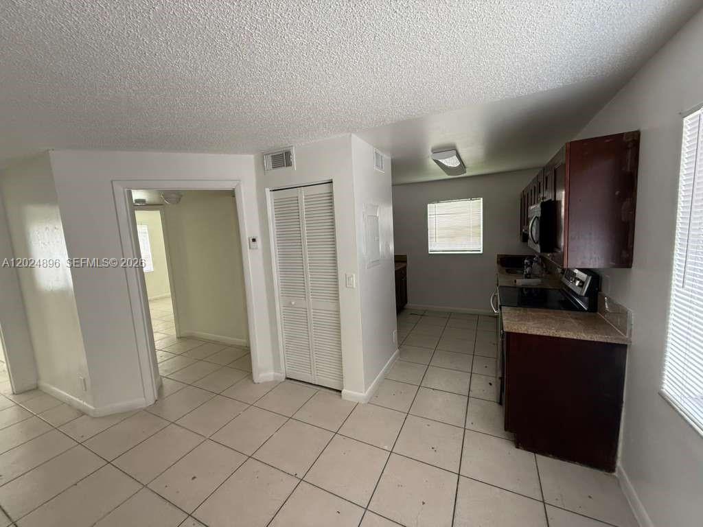 6921 Pembroke Road, Unit 6927 Pembroke Pines, FL 33023 - Photo 7 of 10