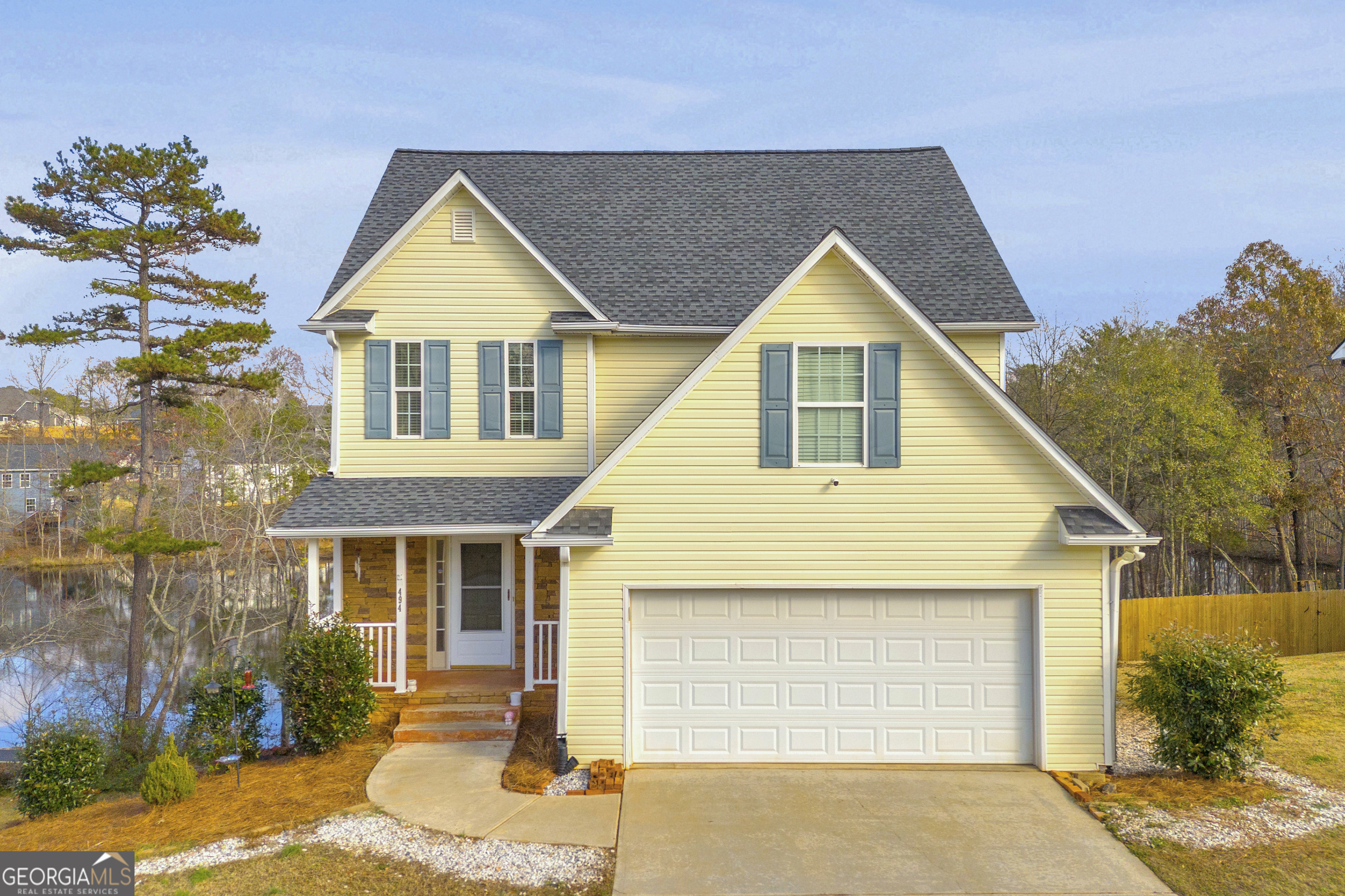 494 Bishop Court Commerce, GA 30529 - Photo 1 of 1 a front view of a house with a yard