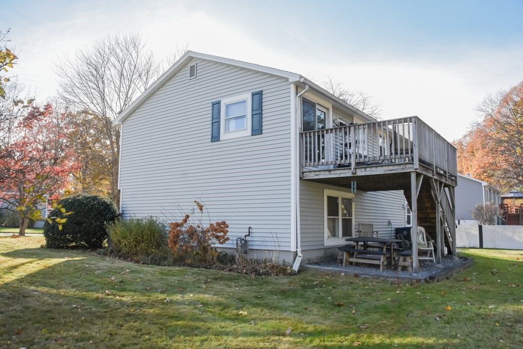 43 Russell Street Methuen, MA 01844 - Photo 7 of 37