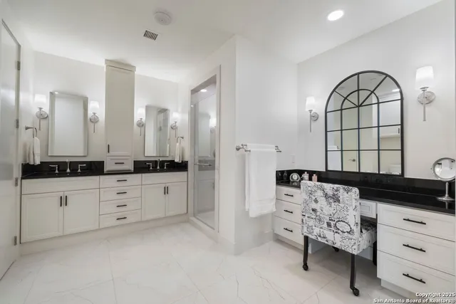 $575,000 | 610 East Market Street, Unit 3110, San Antonio, TX 78205