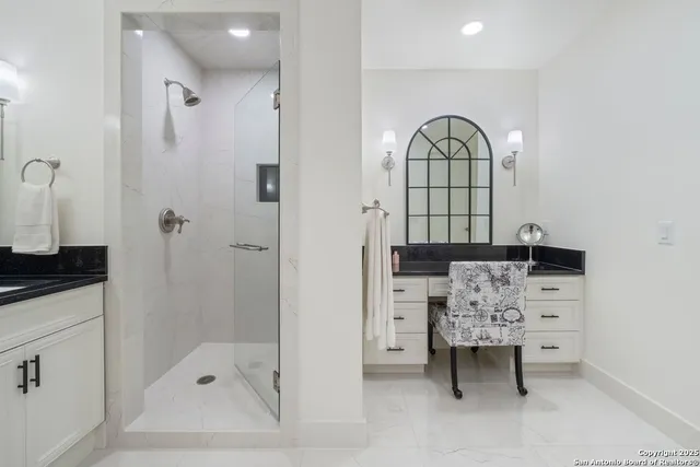 $575,000 | 610 East Market Street, Unit 3110, San Antonio, TX 78205