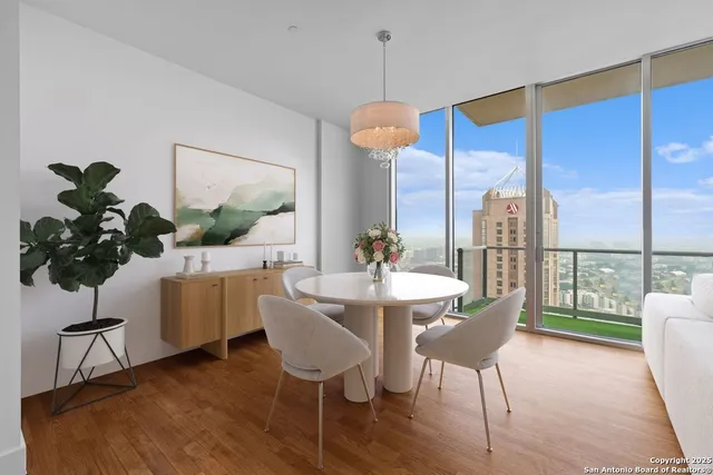 $575,000 | 610 East Market Street, Unit 3110, San Antonio, TX 78205