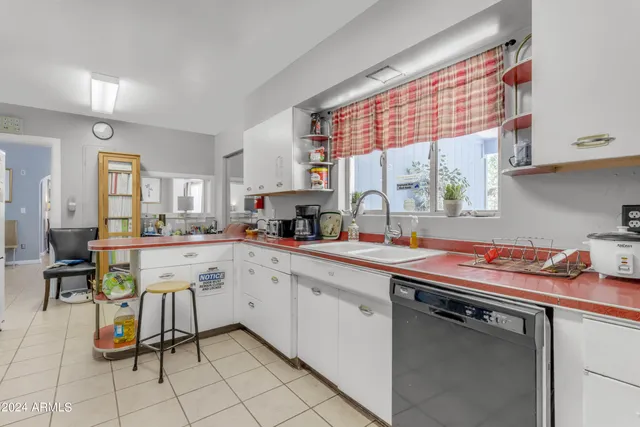 $699,000 | 140 West University Drive, Mesa, AZ 85201