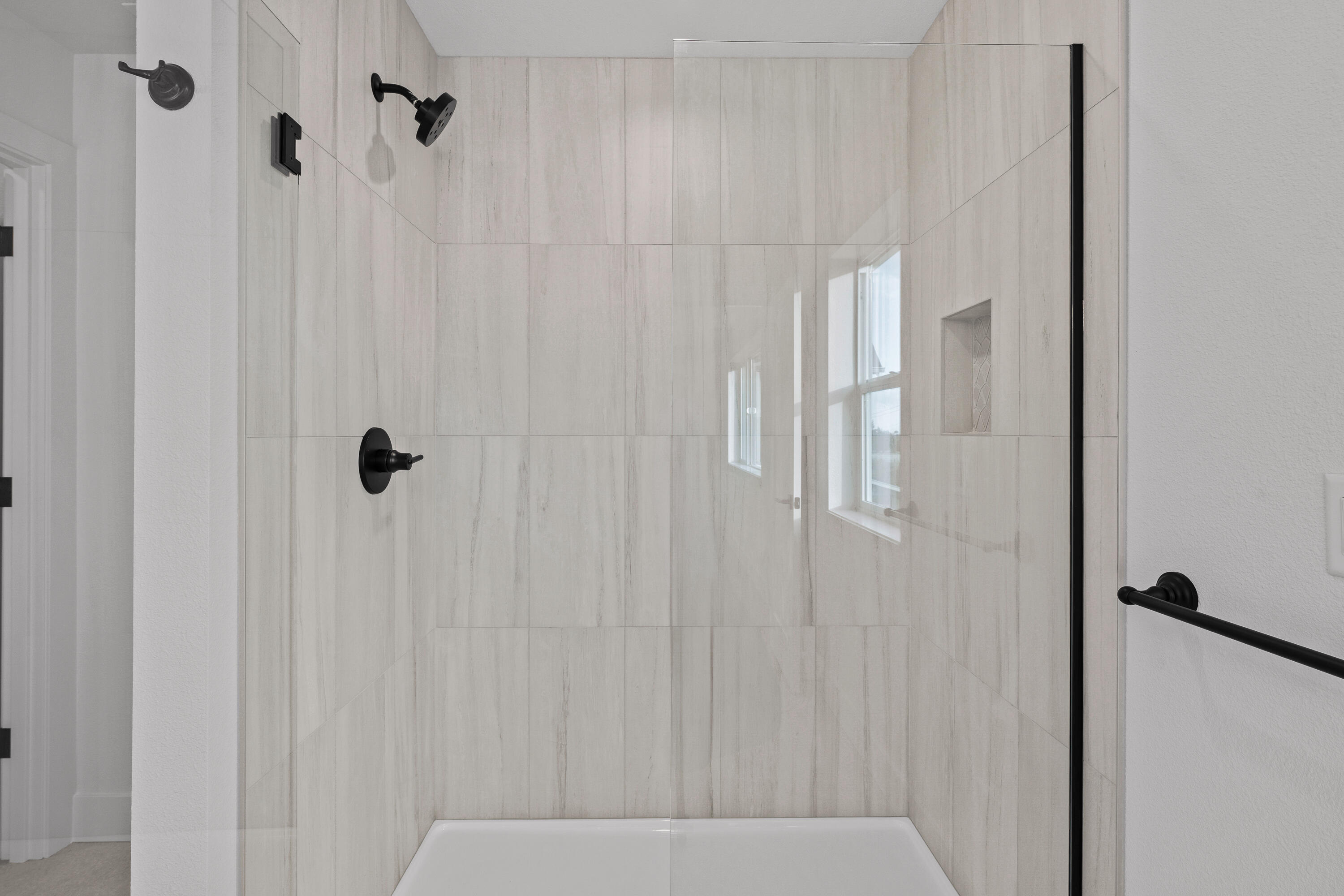 4383 Southwest Rhyolite Place, Unit 22 Redmond, OR 97756 - Photo 25 of 44 a bathroom with a shower