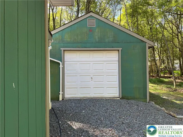 $284,900 | 106 Burnshaw Lane, Albrightsville, PA 18210