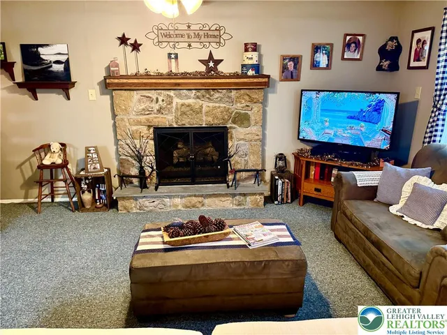 $284,900 | 106 Burnshaw Lane, Albrightsville, PA 18210