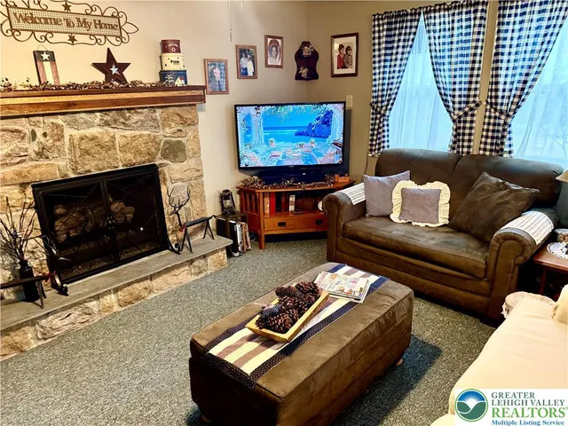 $284,900 | 106 Burnshaw Lane, Albrightsville, PA 18210