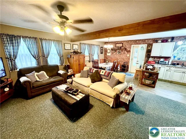 $284,900 | 106 Burnshaw Lane, Albrightsville, PA 18210