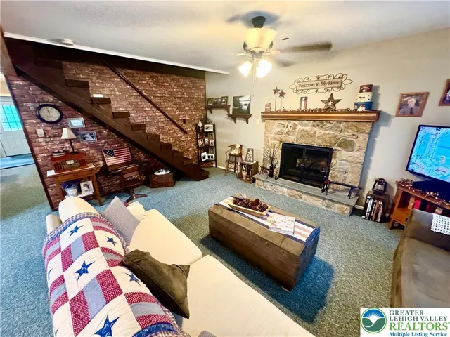 $284,900 | 106 Burnshaw Lane, Albrightsville, PA 18210