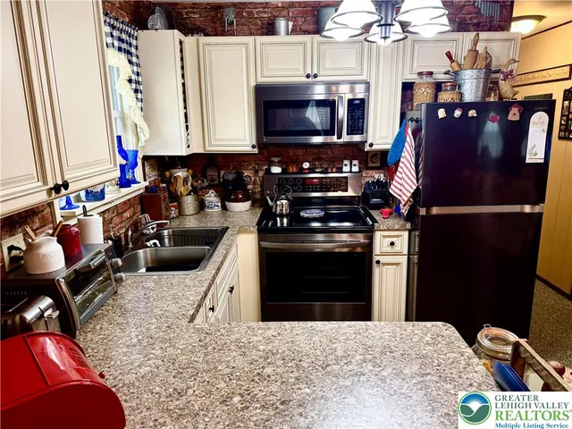 $284,900 | 106 Burnshaw Lane, Albrightsville, PA 18210