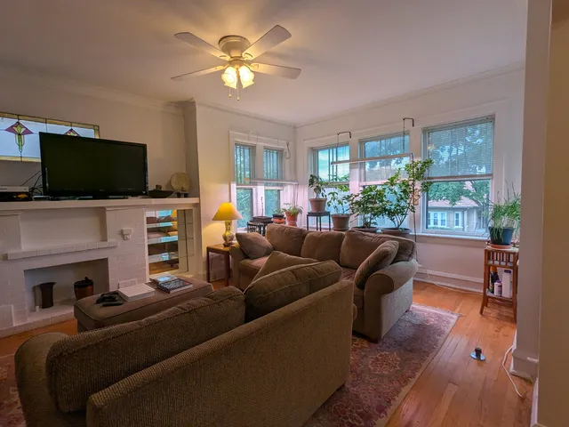 $684,000 | 6734 North Campbell Avenue, Chicago, IL 60645