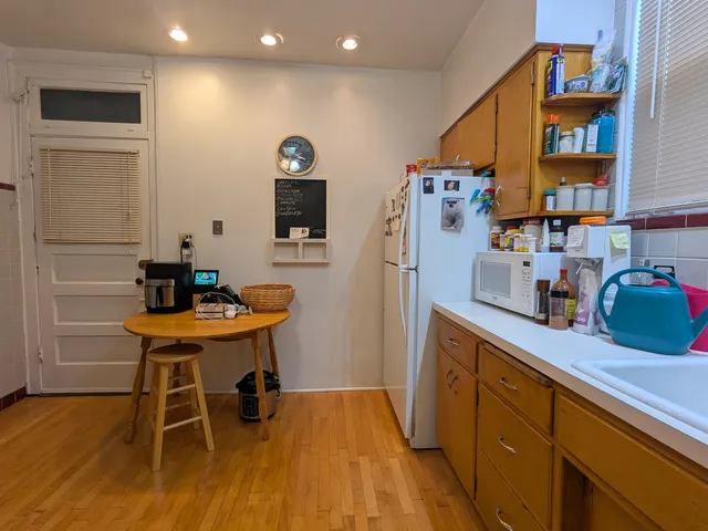 $684,000 | 6734 North Campbell Avenue, Chicago, IL 60645