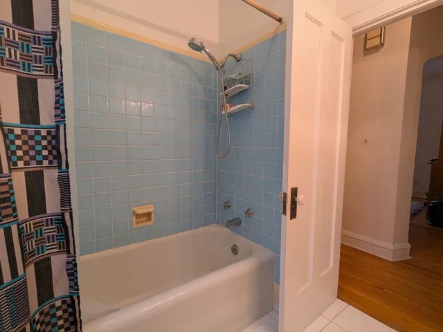 $684,000 | 6734 North Campbell Avenue, Chicago, IL 60645