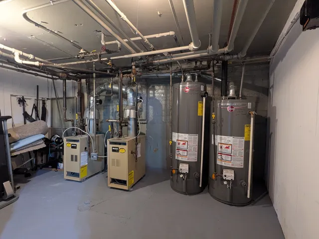 $684,000 | 6734 North Campbell Avenue, Chicago, IL 60645