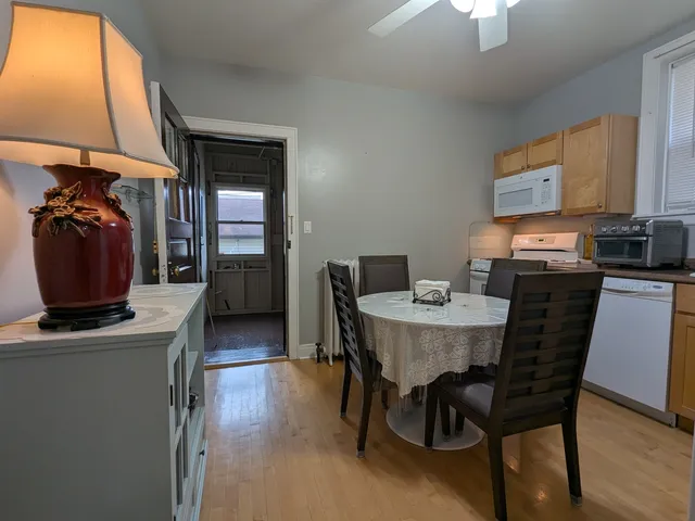 $684,000 | 6734 North Campbell Avenue, Chicago, IL 60645