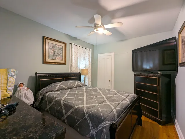 $684,000 | 6734 North Campbell Avenue, Chicago, IL 60645