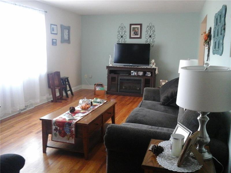 172 Florence Road New Brighton, PA 15066 - Photo 3 of 18 Gallery Image 3