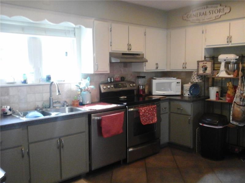 172 Florence Road New Brighton, PA 15066 - Photo 8 of 18 Gallery Image 8