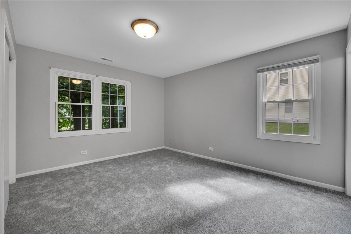 1049 Oswego Road Naperville, IL 60540 - Photo 17 of 27
