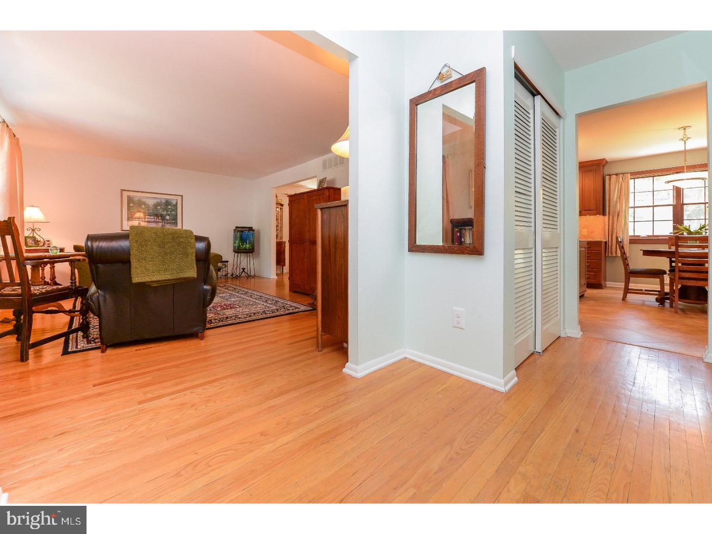 14 Ramsgate Road Cherry Hill, NJ 08003 - Photo 4 of 25 Gallery Image 4