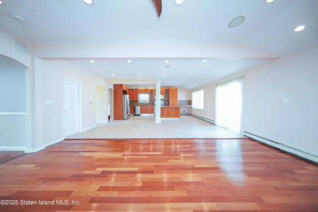 $1,100,000 | 5775 Hylan Boulevard | Prince's Bay