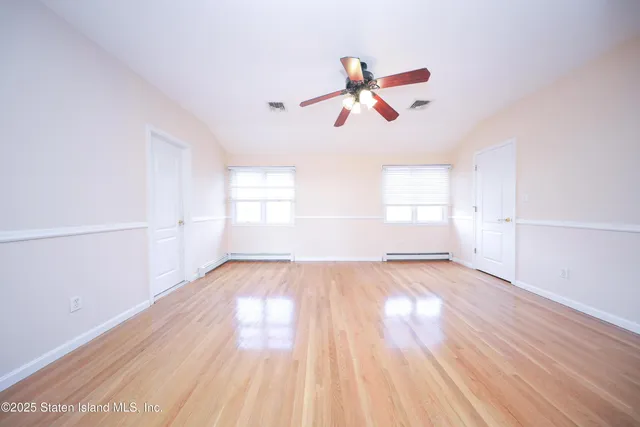 $1,100,000 | 5775 Hylan Boulevard | Prince's Bay