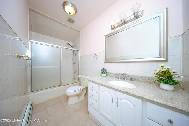 $1,100,000 | 5775 Hylan Boulevard | Prince's Bay