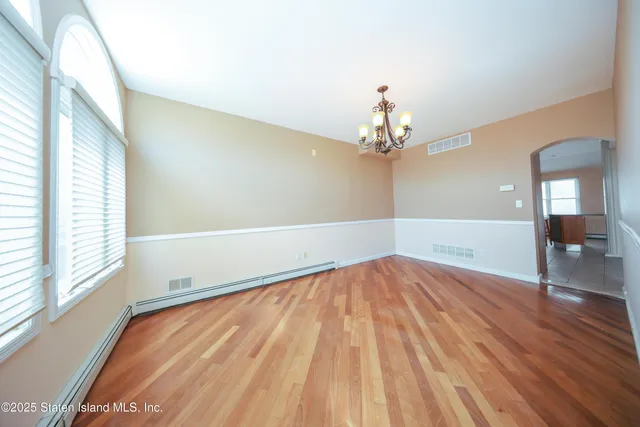 $1,100,000 | 5775 Hylan Boulevard | Prince's Bay