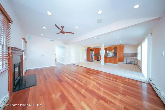 $1,100,000 | 5775 Hylan Boulevard | Prince's Bay