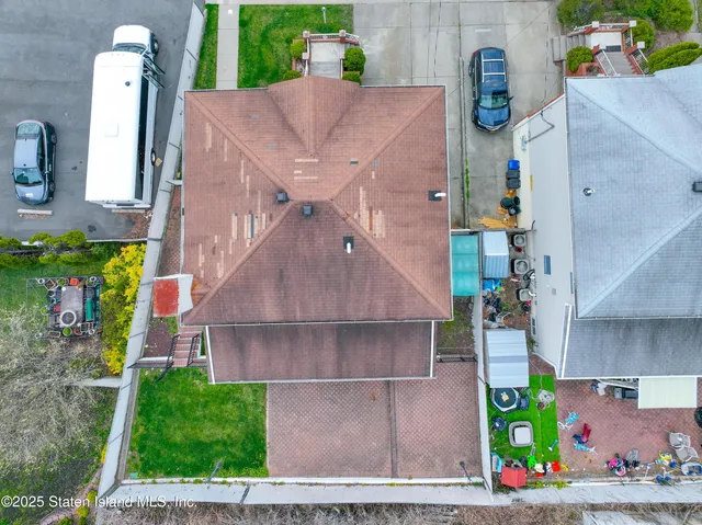 $1,100,000 | 5775 Hylan Boulevard | Prince's Bay