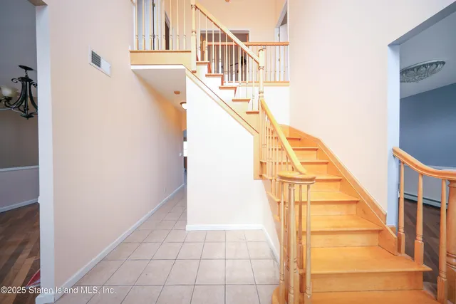 $1,100,000 | 5775 Hylan Boulevard | Prince's Bay