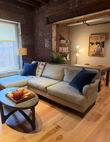 $3,400 | 58 13th Street, Unit 200, Boston, MA 02129