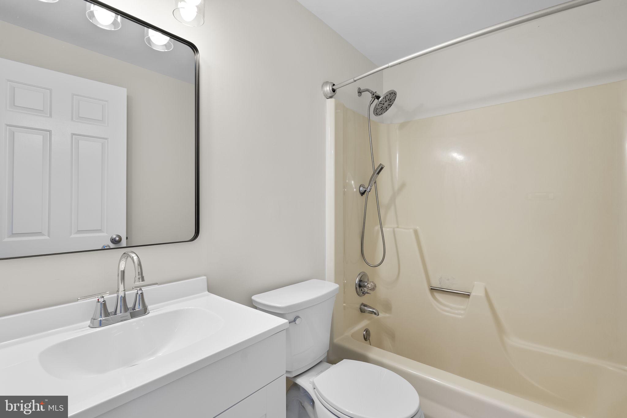8037 Waterview Court Frederick, MD 21701 - Photo 17 of 33 Full bath #2 off hallway