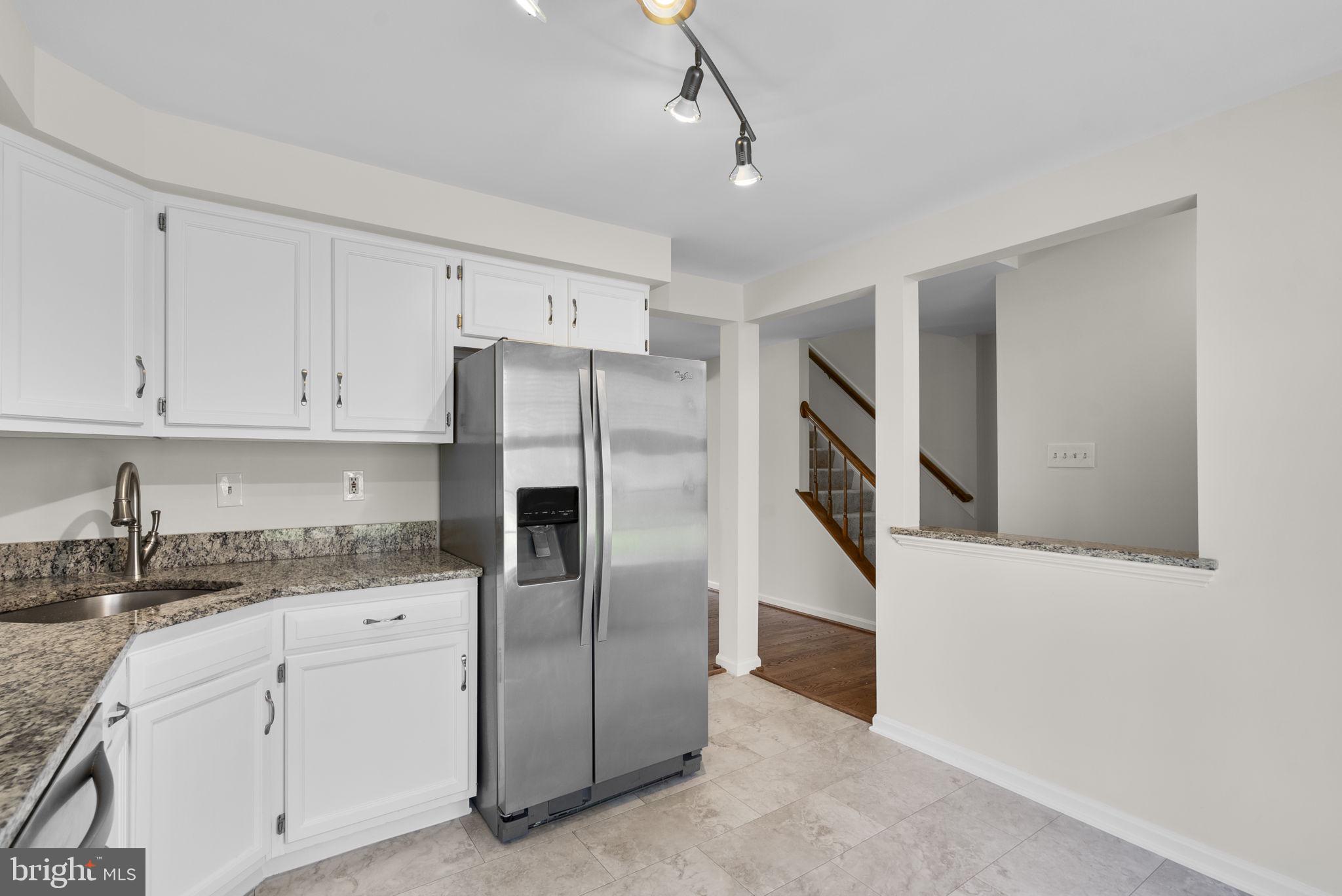8037 Waterview Court Frederick, MD 21701 - Photo 4 of 33 Kitchen