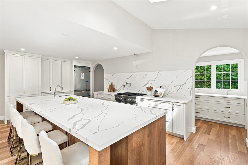 7 Viking Road Winchester, MA 01890 - Photo 8 of 33 Gallery Image 8