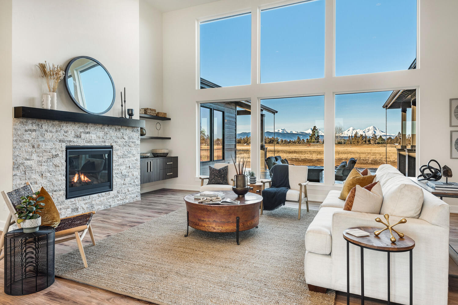 64790 Hunnell Road Bend, OR 97703 - Photo 9 of 50 Great Room with View