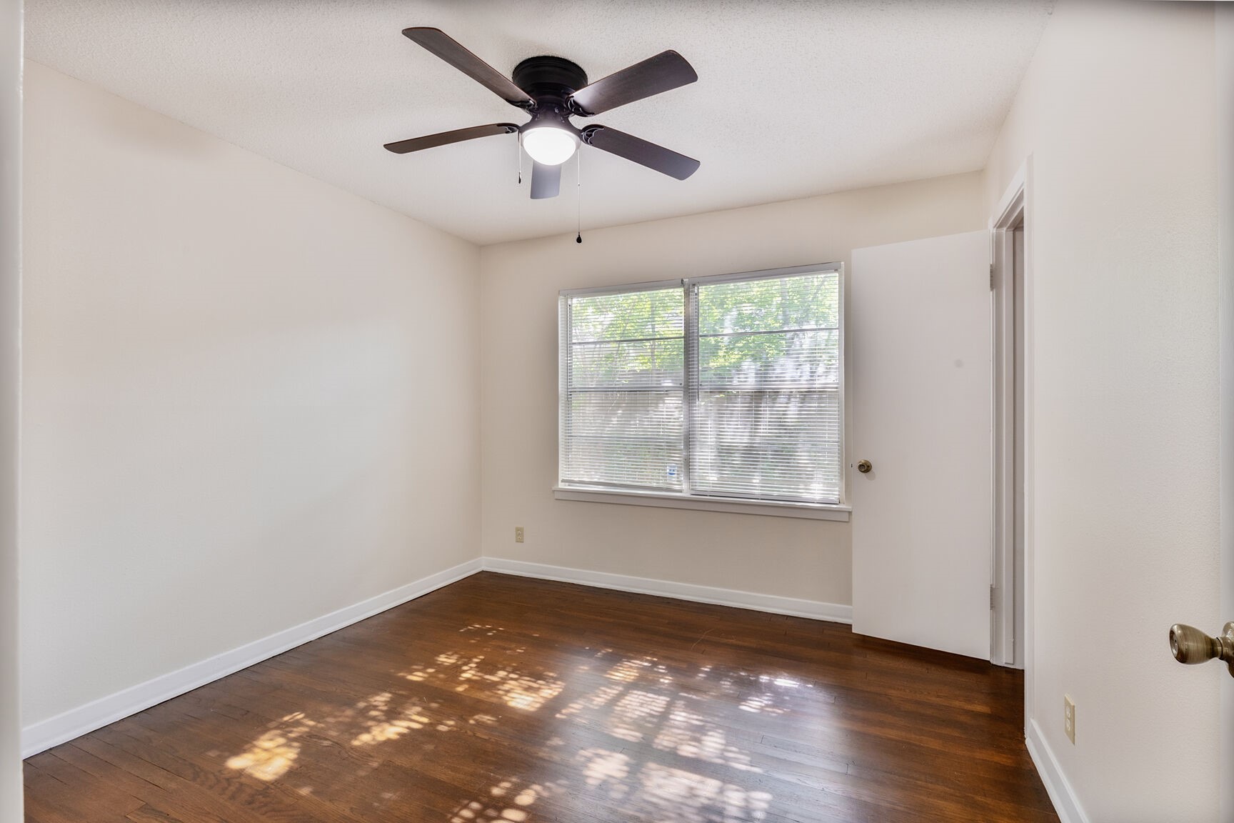 9629 Panola Way Houston, TX 77055 - Photo 10 of 15