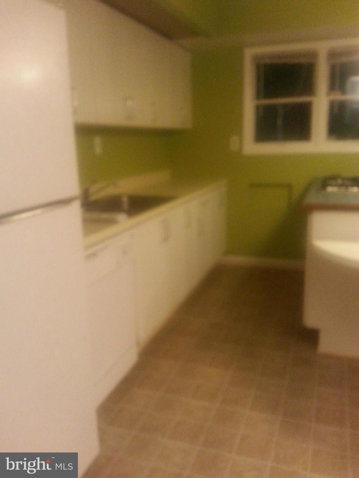 14221 Chesterfield Road Rockville, MD 20853 - Photo 3 of 8 Interior (General)